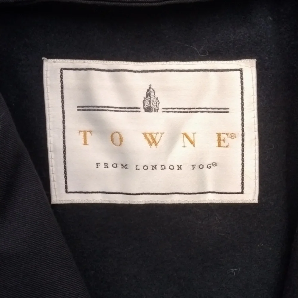 Vintage Towne LONDON FOG Trench Coat with zip out lining